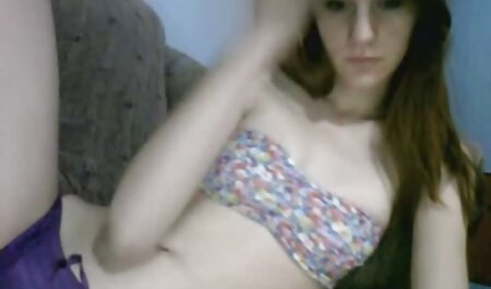 Sexy brunette corps parfait cul massage porno noire et seins